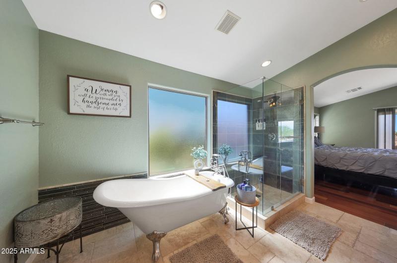 B (57) Owner's Suite