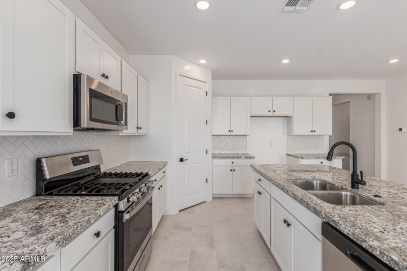 Kitchen with Walk-in Pantry