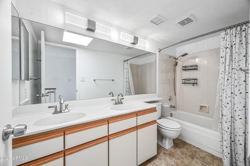 ocupix-220N22P1025-23