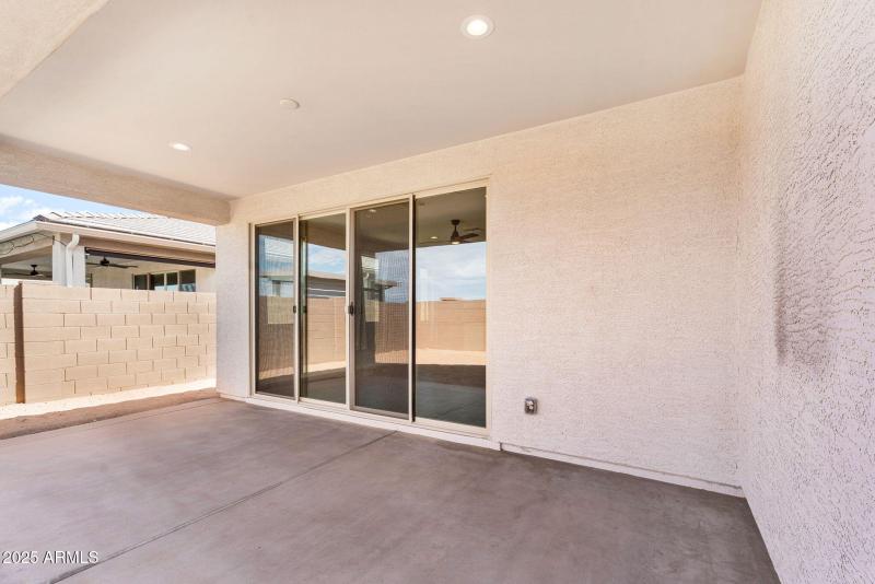 40-web-or-mls-18570 W Honeysuckle Dr -38