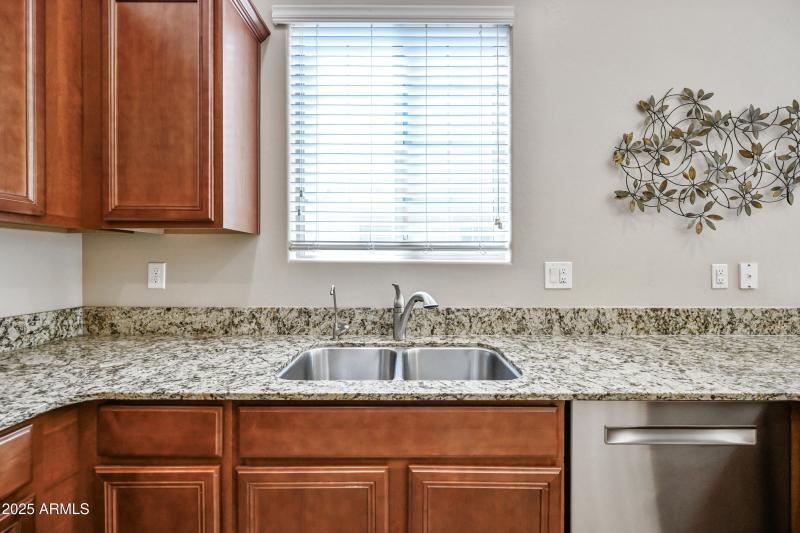 8-1367SCCD1104-ocupix