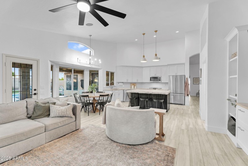 19-web-or-mls-Stacey-12