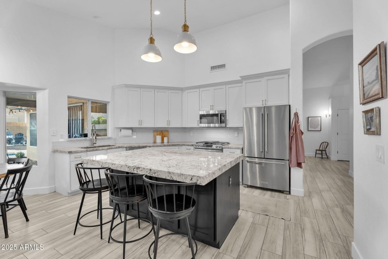 21-web-or-mls-Stacey-16