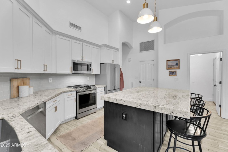 23-web-or-mls-Stacey-18