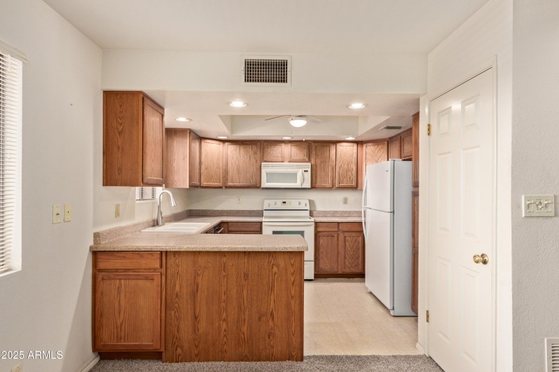 09 - Paradise Village