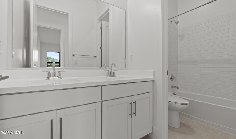 Edgewood Lot #80 Hall Bath (Large)