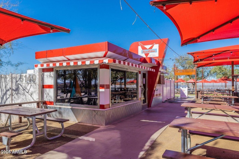 Eastmark Steadfast diner