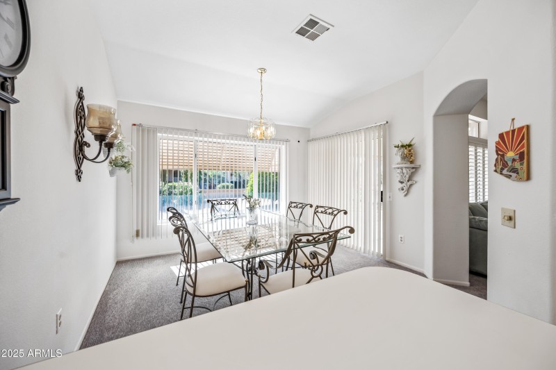 18-14529 Dining room 1