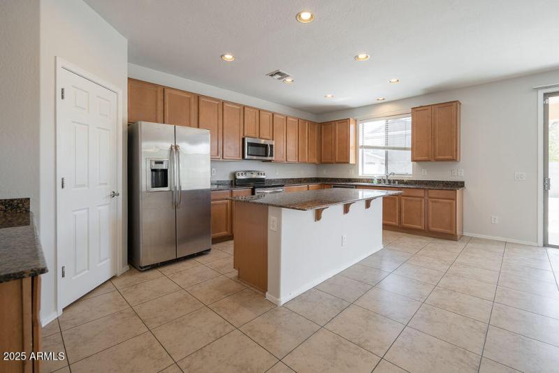 20250818_15743-W-Sierra-St_04