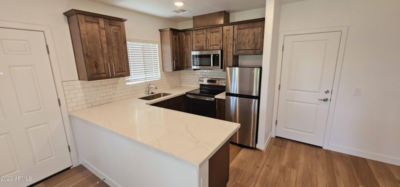 Kitchens (10)
