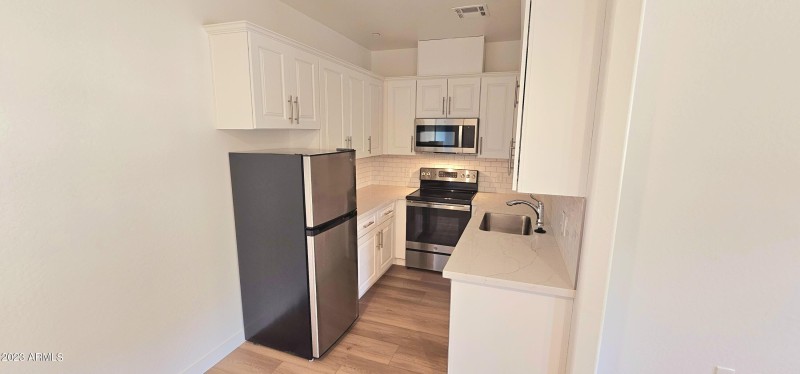 Kitchens (6)