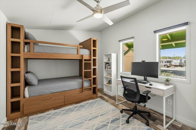 STAGED STUDIO as bunkoffice