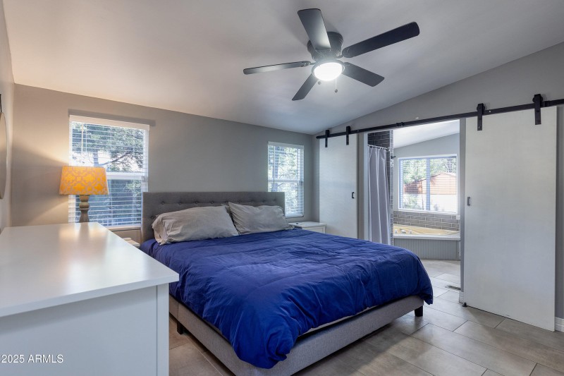 022_photo22_3030_w_young_st_sl_85901_ang