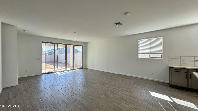 010 Greatroom and Dining