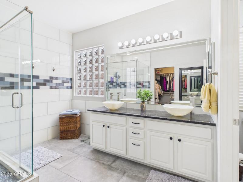 CAM02404G0-PR0144-STILL007