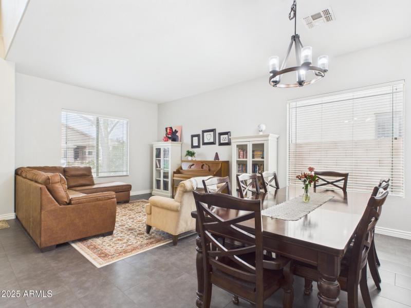 CAM02404G0-PR0144-STILL013