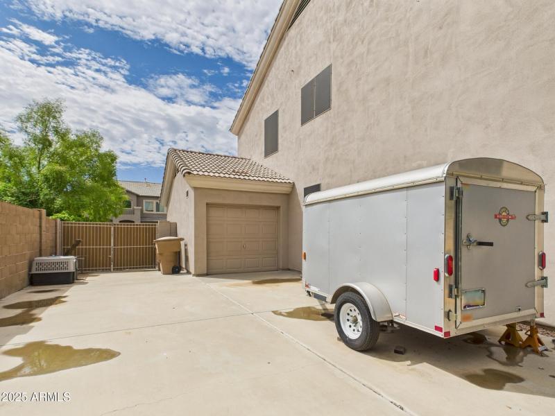 CAM02404G0-PR0144-STILL033