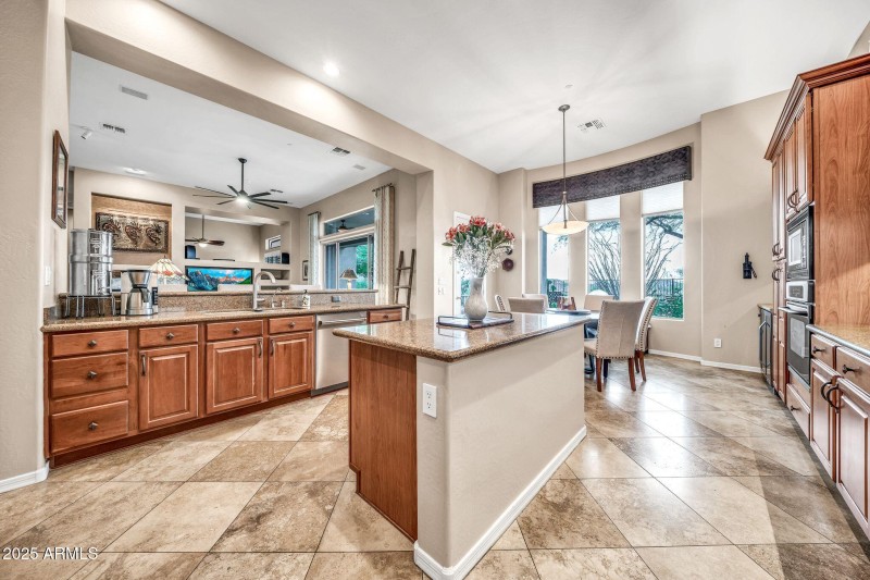 41212 N Congressional Dr-16