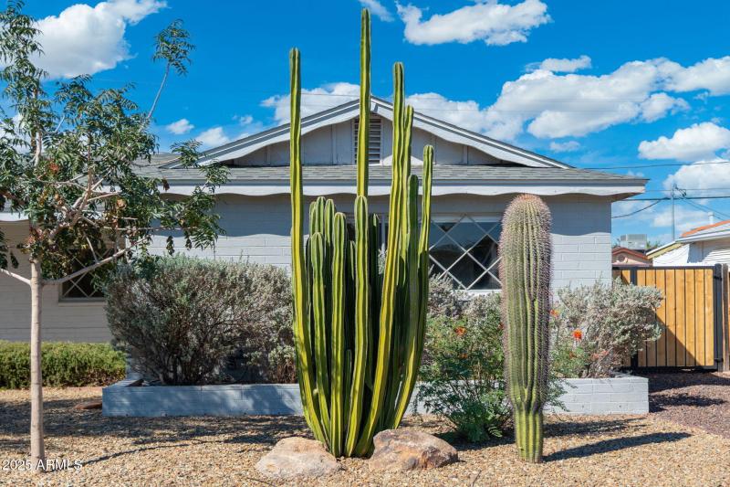 4 - 7240 E Garfield St