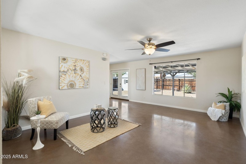 21 - 7240 E Garfield St