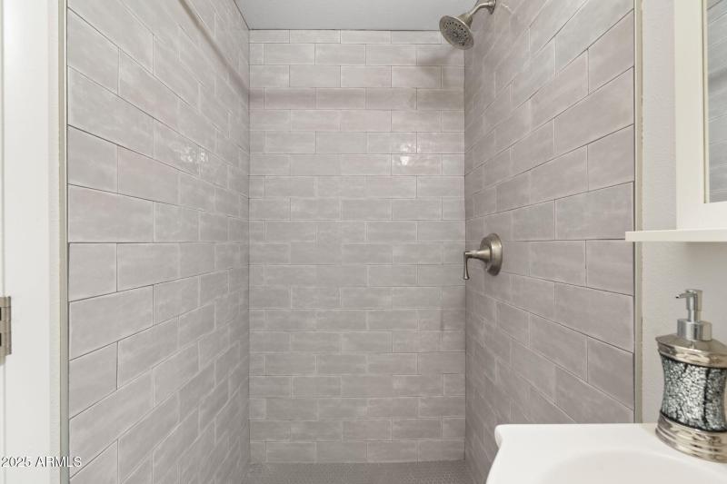 25 - 7240 E Garfield St