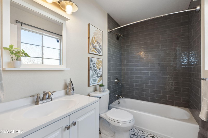 30 - 7240 E Garfield St