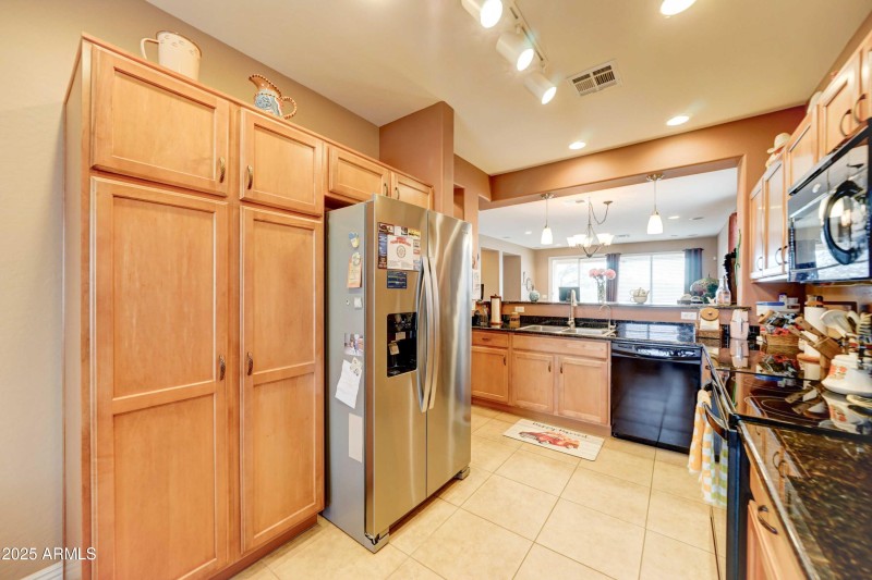 479 S 227th-13
