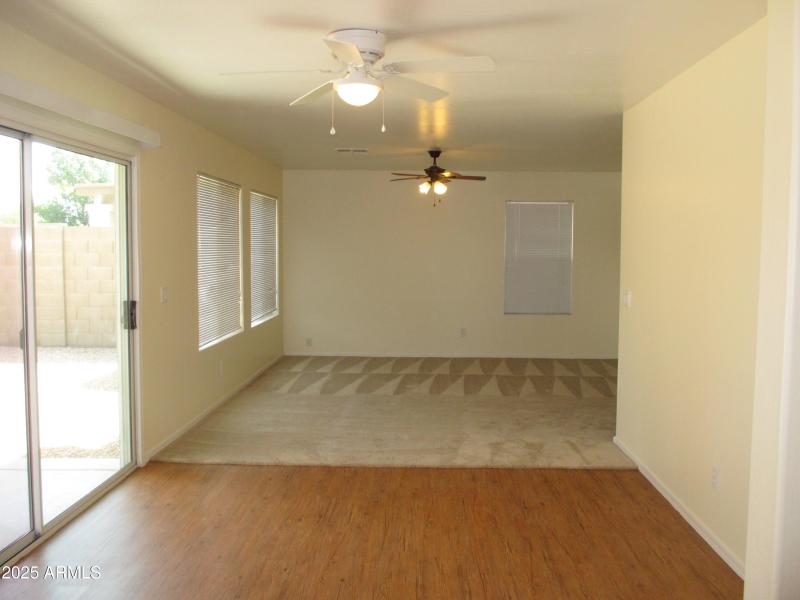 06 Dining and Family Room