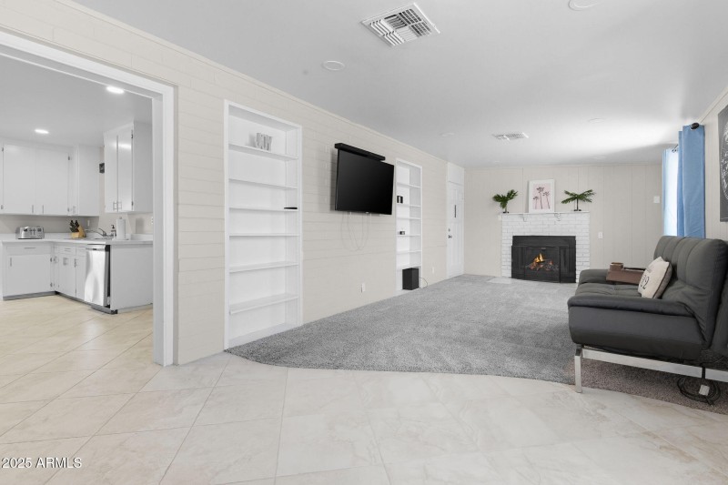 12-web-or-mls-1802 E Meadowbrook Ave-12