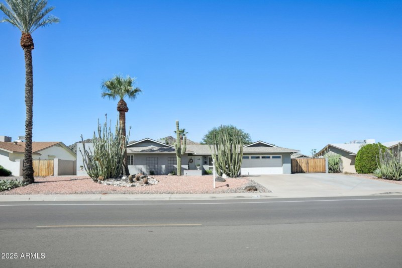 1-web-or-mls-N 26th St-S2409-001