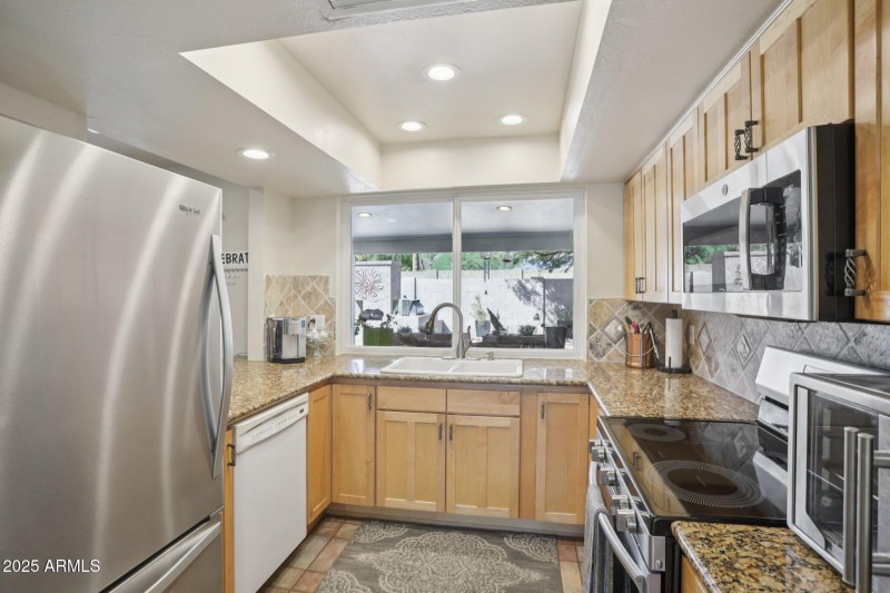 19-web-or-mls-N 26th St-S2409-019