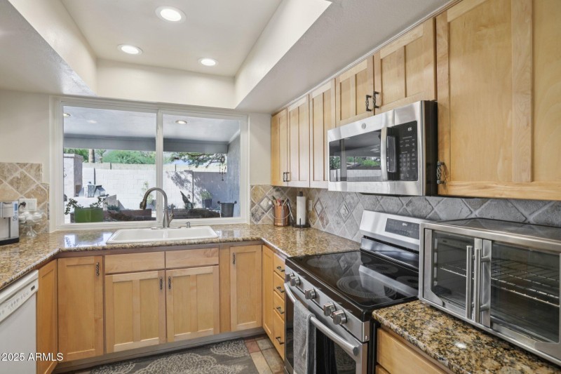 20-web-or-mls-N 26th St-S2409-020