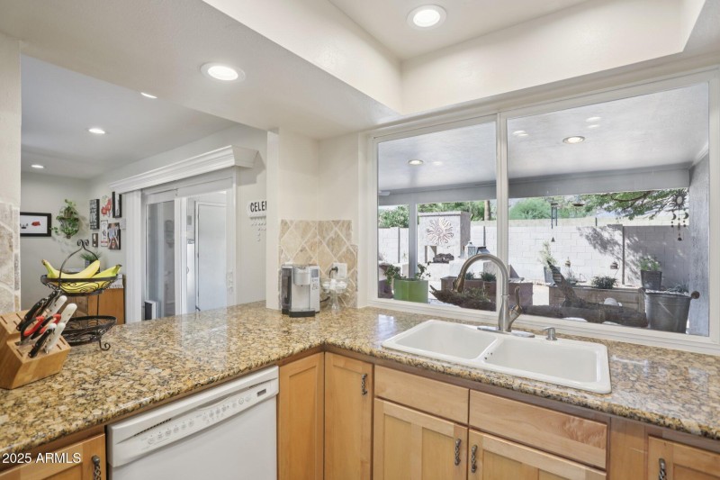 21-web-or-mls-N 26th St-S2409-021