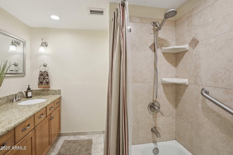 37-web-or-mls-N 26th St-S2409-037