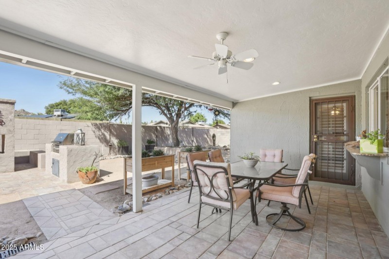 49-web-or-mls-N 26th St-S2409-049