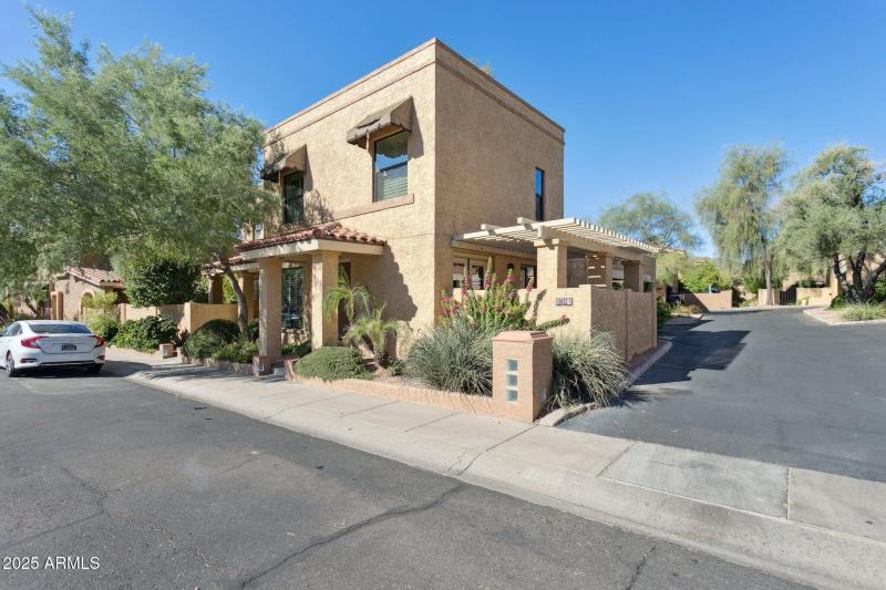 2-web-or-mls-10420-n-11th-pl-3