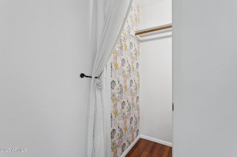 17-web-or-mls-10420-n-11th-pl-3