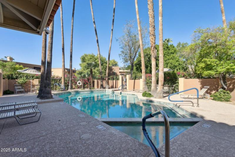 22-web-or-mls-10420-n-11th-pl-3