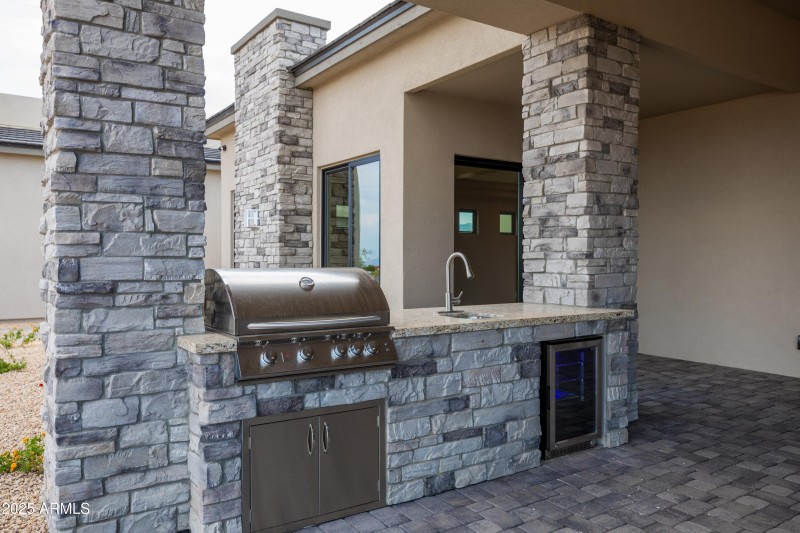 Built-In BBQ and Wet Bar
