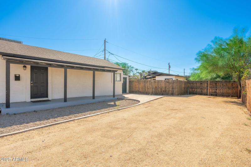 913 W Highland Avenue