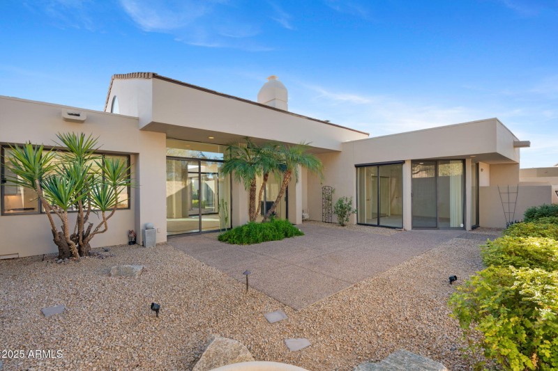 25-web-or-mls-8510-e-vista-bonita-dr