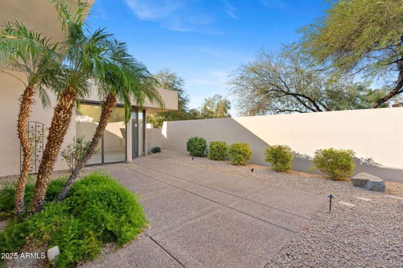 26-web-or-mls-8510-e-vista-bonita-dr