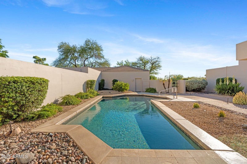 30-web-or-mls-8510-e-vista-bonita-dr