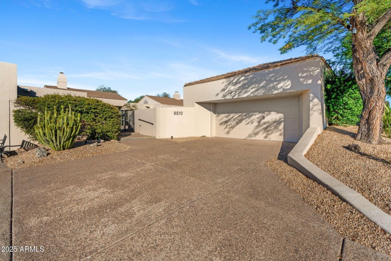 32-web-or-mls-8510-e-vista-bonita-dr