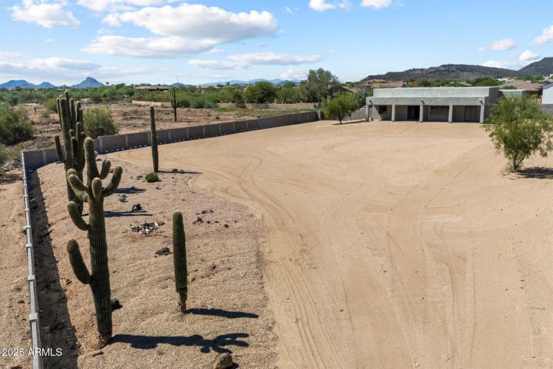 Desert landscaping at rear of yard
