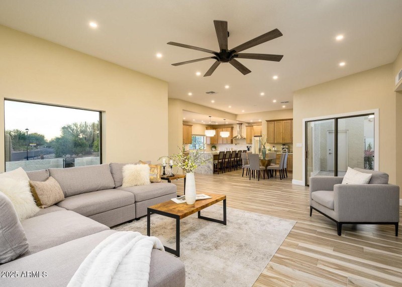 20231102002852970810000000-o