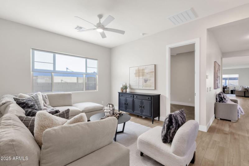 9-web-or-mls-1266-e-donato-dr