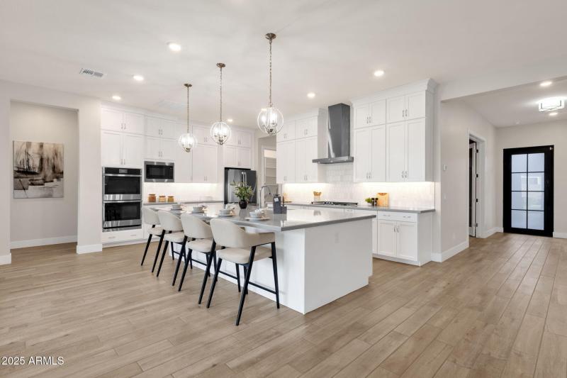 25-web-or-mls-1266-e-donato-dr