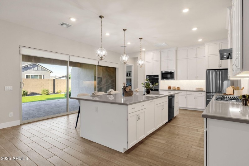 27-web-or-mls-1266-e-donato-dr