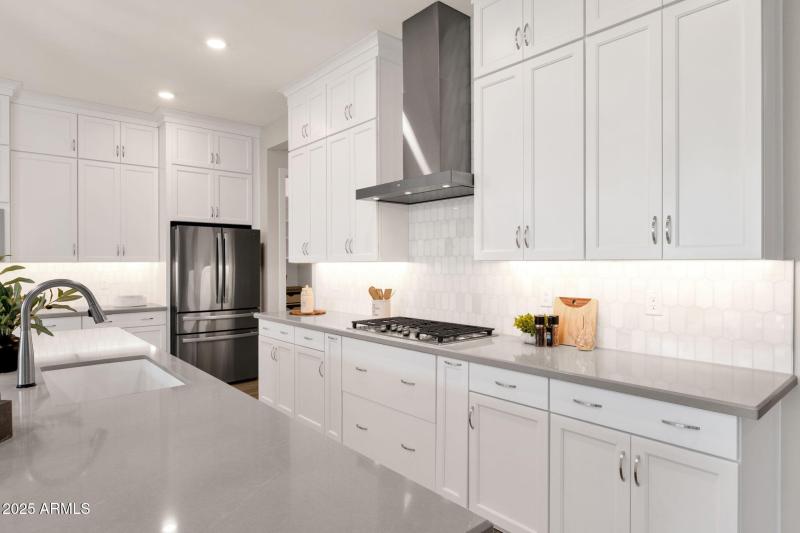 28-web-or-mls-1266-e-donato-dr